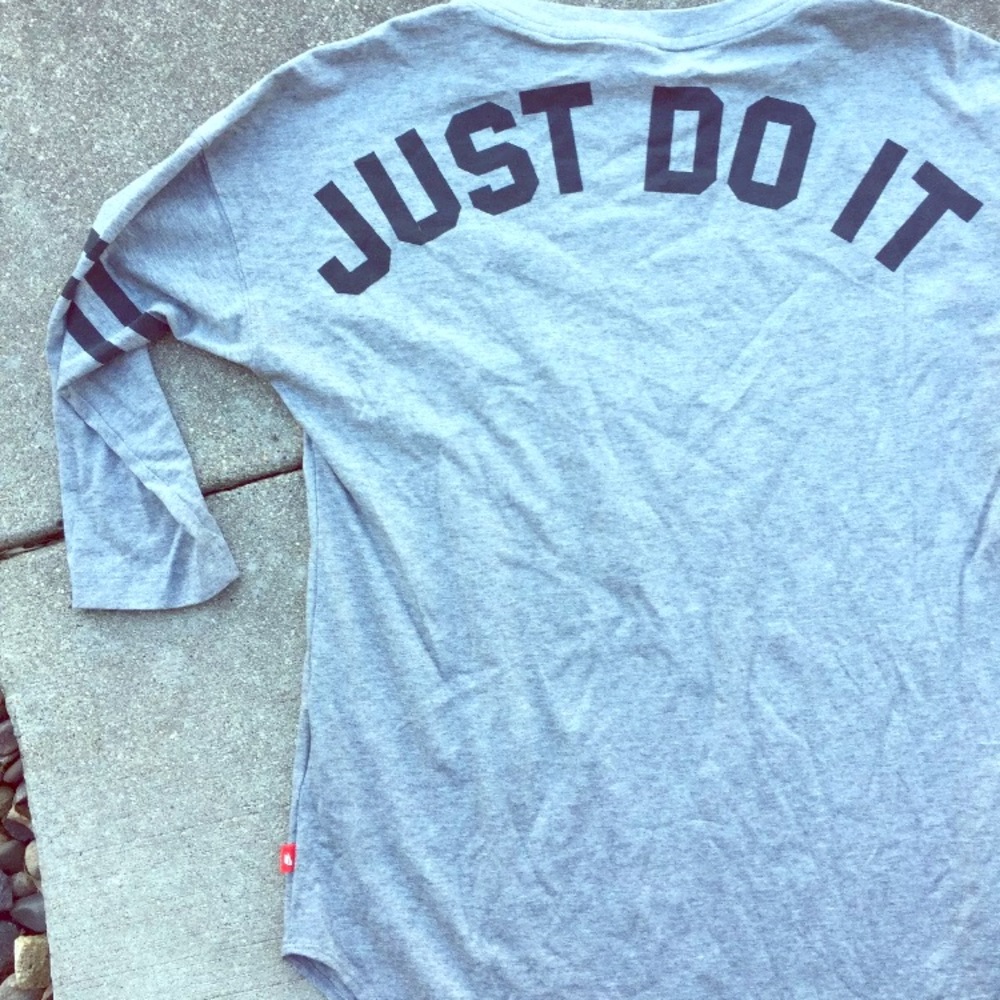 Nike Just Do It - Women’s Half Sleeve Top SMALL